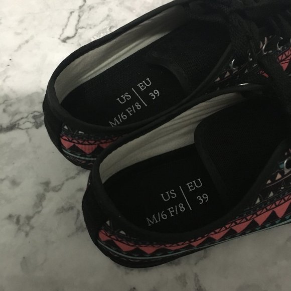 Aztec Tribal Pattern Sneakers - Picture 6 of 9